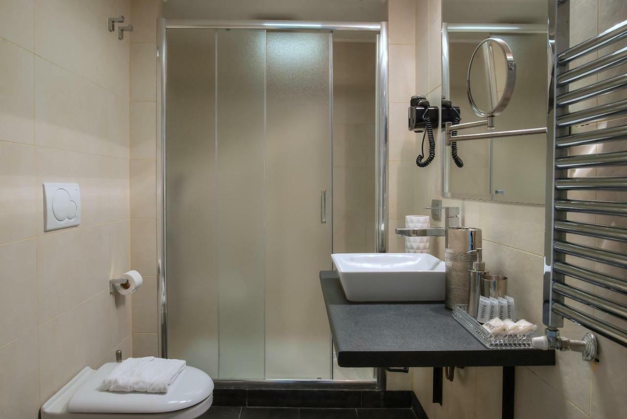 Double Room,1580714747:JPEG